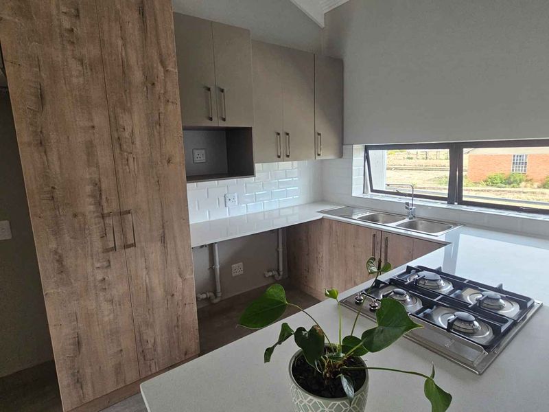 Charming 2 Bedroom Apartment in Hartenbos - Photo 3