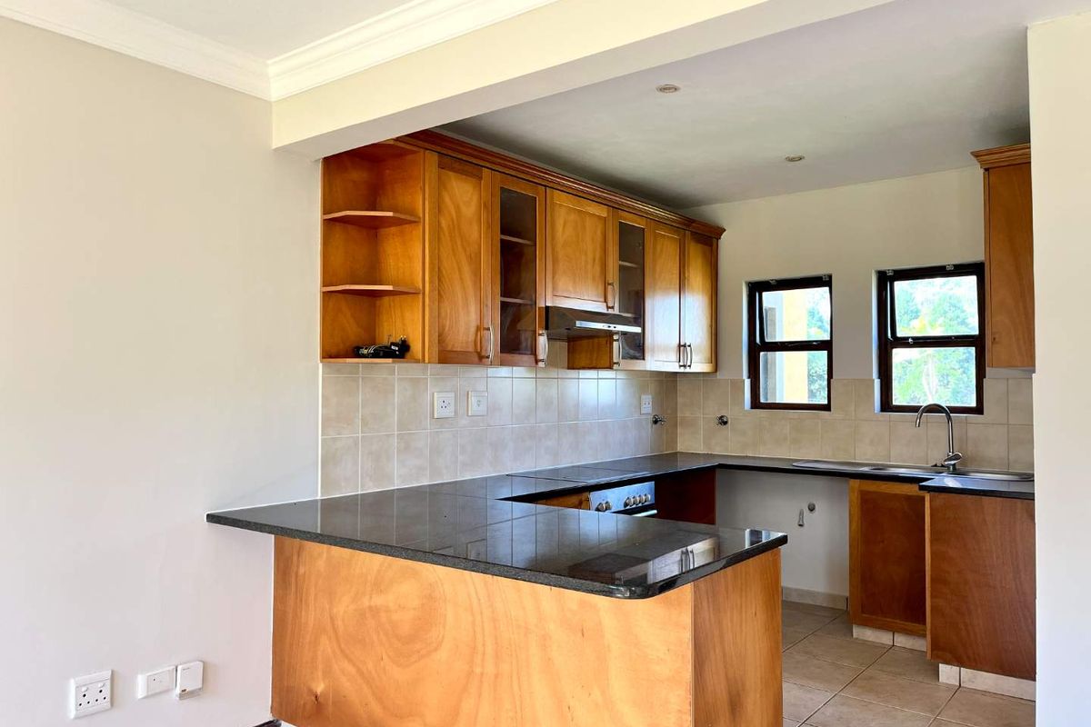 Charming 2-Bed Townhouse in Sought-After Plantations Estate - Photo 2