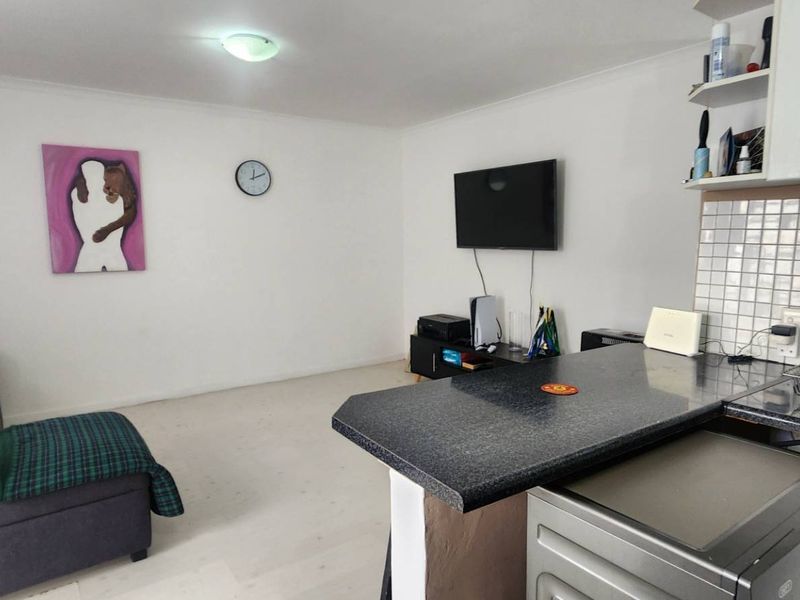 Investor Alert, Brilliant Buy, Brilliant Price. - Photo 10