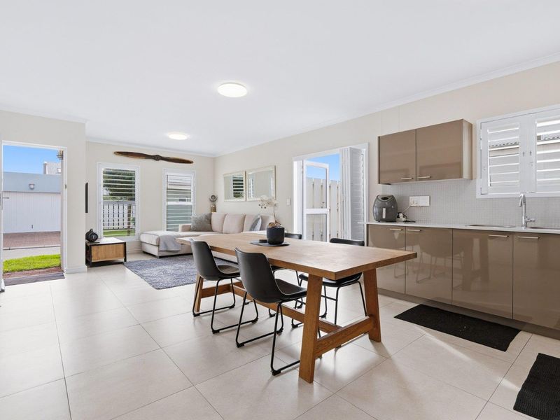 Immaculate Double-Storey Home Available To Let - Photo 9