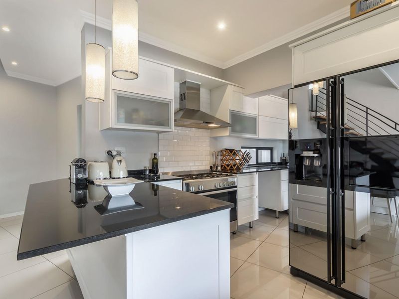 ECO-FRIENDLY TOWNHOUSE WITH FIVE DAY BACKUP SUPPLY FOR SALE IN PAULSHOF - Photo 7