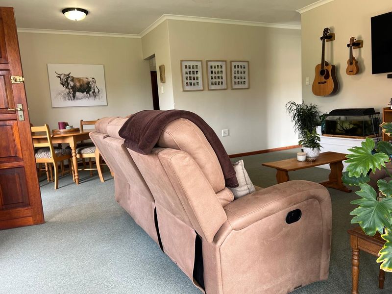 Townhouse, in a well-established complex in Howick North - Photo 8