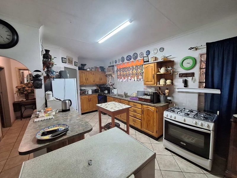 Charming 2-bedroom Retreat with Lovely Entertainment Area - Photo 7