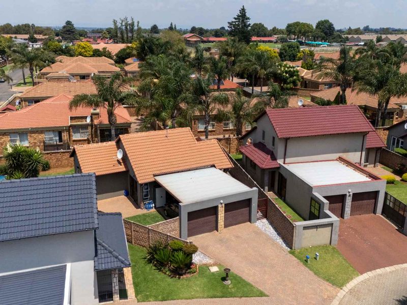 Neat house in a great area available for a steal ! - Photo 10