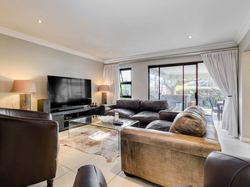 4 BEDROOM HOUSE FOR SALE IN FOURWAYS GARDENS - Photo 7