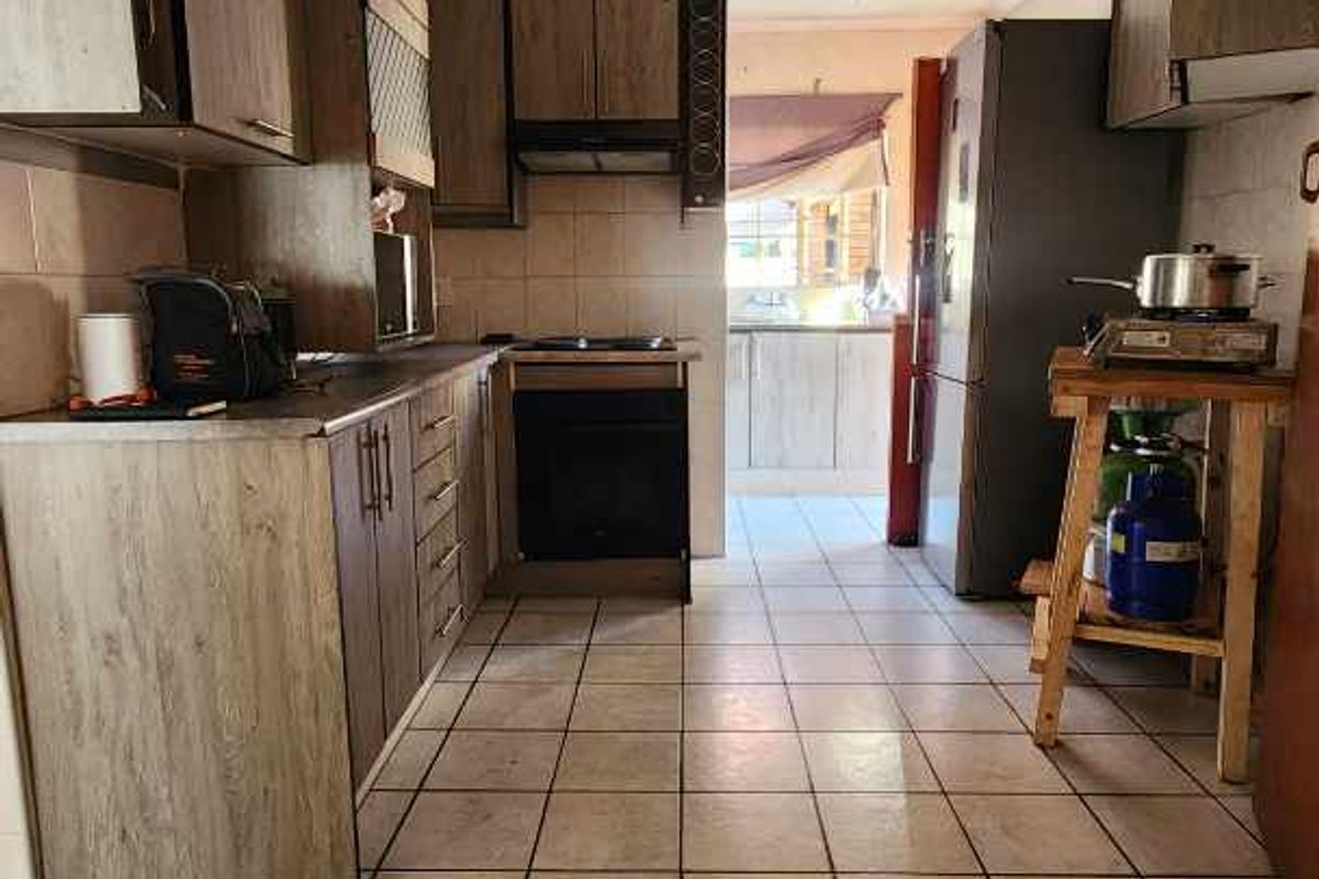 3 Bedroom House To Rent in Ninapark - Photo 4