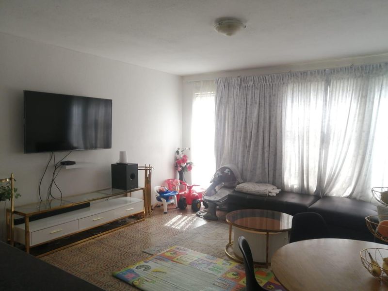 Ground Floor easy access Town House - Photo 7