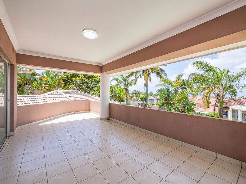 Luxurious 4 Bedroom Coastal Villa with Sea Views! - Photo 10