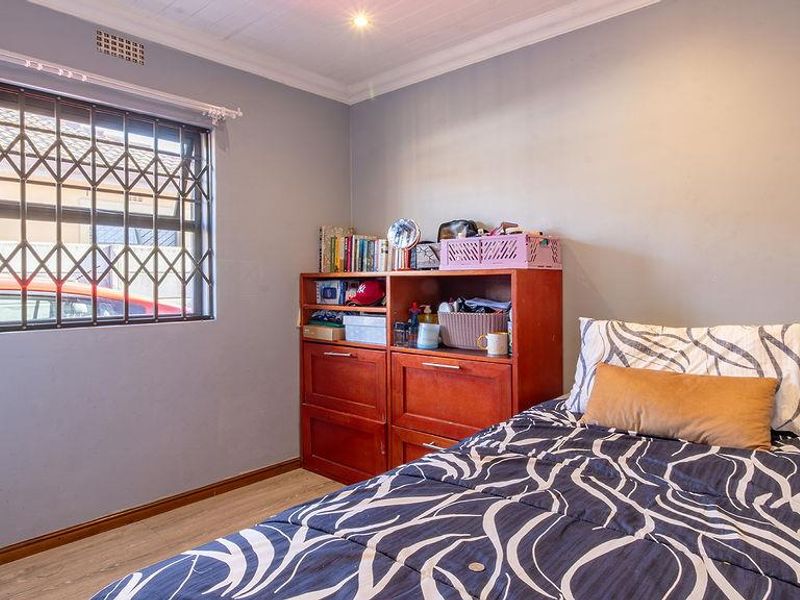 Modern 3-Bedroom Family Home for Sale in Oxford, Hagley - Photo 8