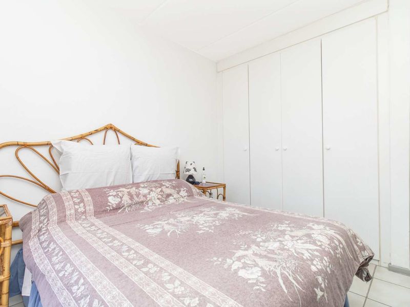 Honeypark Haven: Modern, Stylish, Perfect Home for Families & Pets! - Photo 10