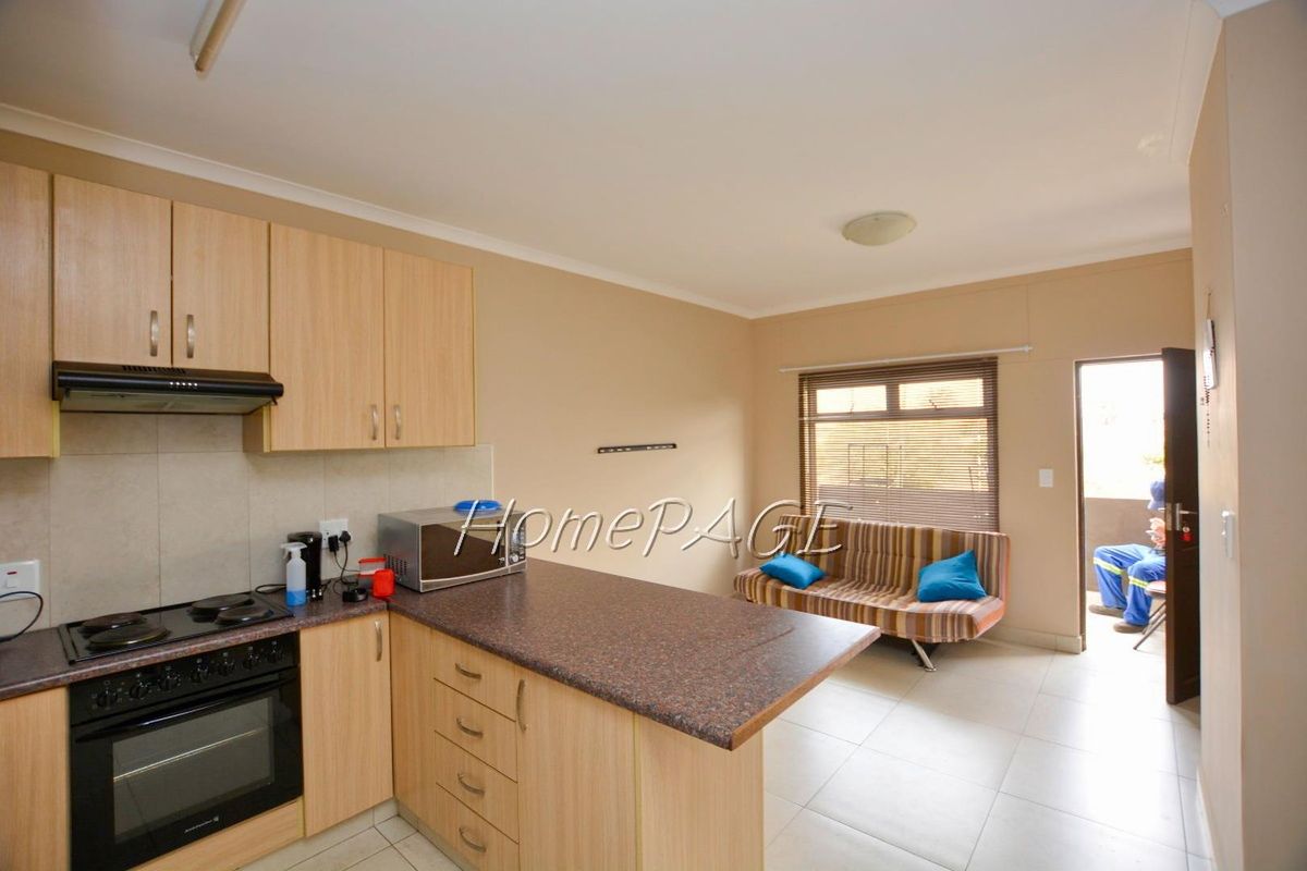 Hermes, Walvis Bay:  Apartment in Edelweiss Heights is for sale - Photo 3