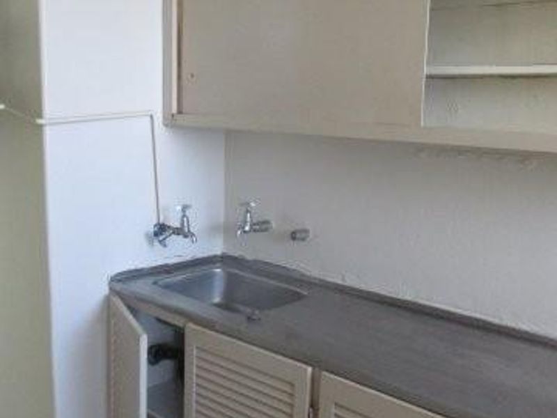 A BACHELOR FLAT TO RENT IN SUNNYSIDE - Photo 3