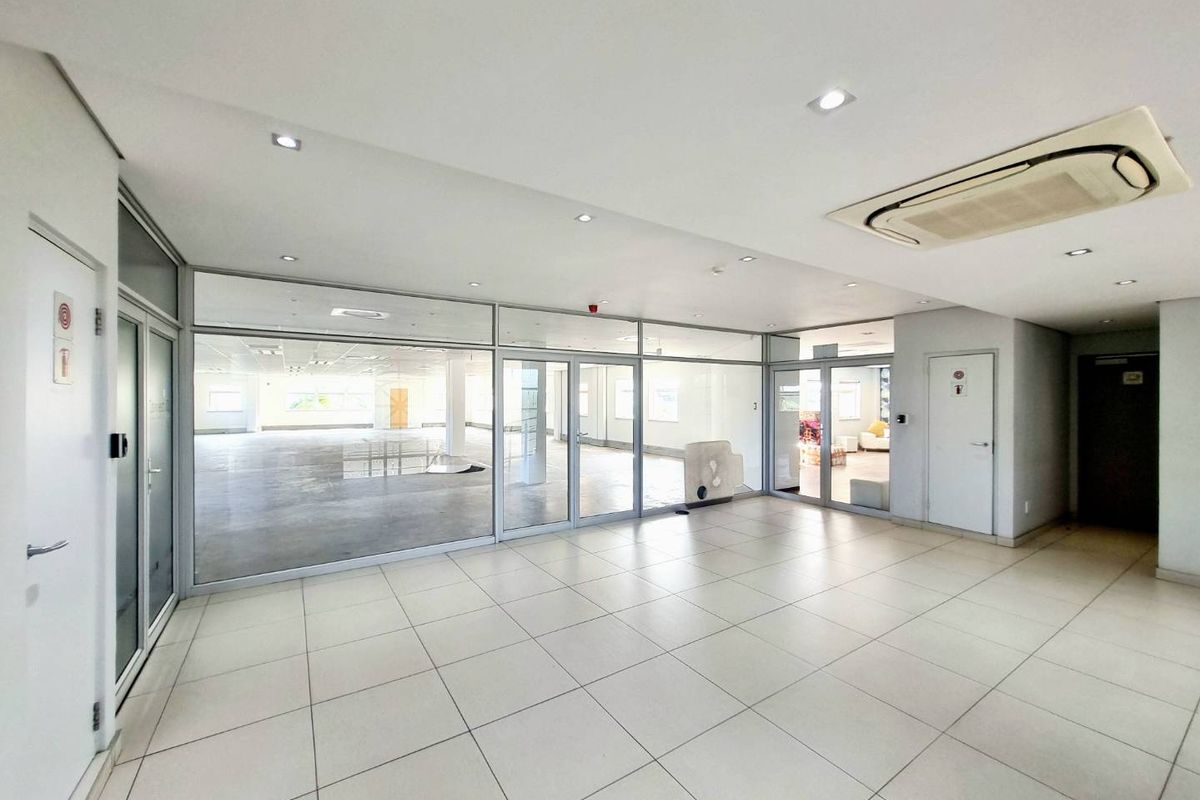 309m2 First-Floor Office in Illovo Sugar Park – Secure, Accessible, and Move-In Ready - Photo 4