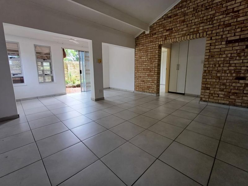 Newly renovated 2 bedroom simplex available for rental in Birdswood. - Photo 7