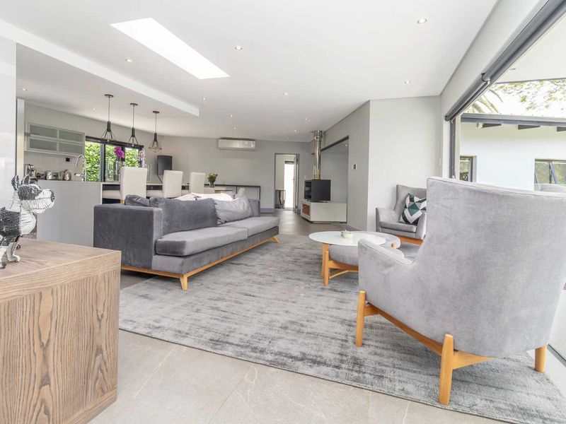 Exceptional, Immaculate, Modern Home for Sale in Hurlingham Manor - Photo 8