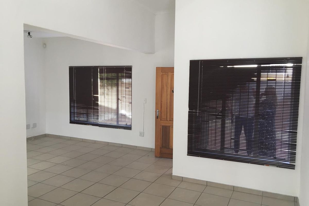 Townhouse in Avis for Sale | N$ 2 000 000 - Photo 3