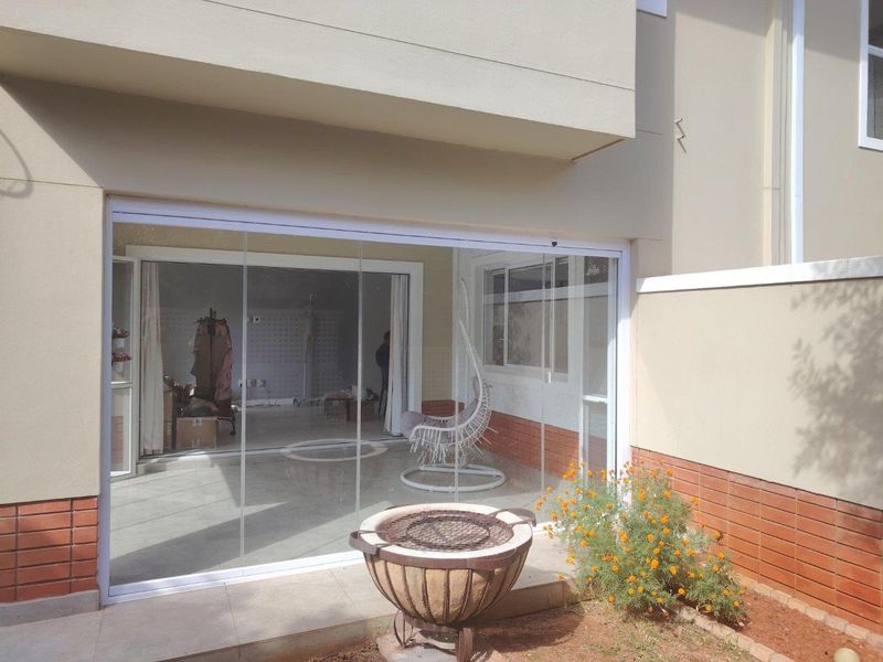 Move-in ready and offering exceptional value in a sought-after estate. - Photo 2