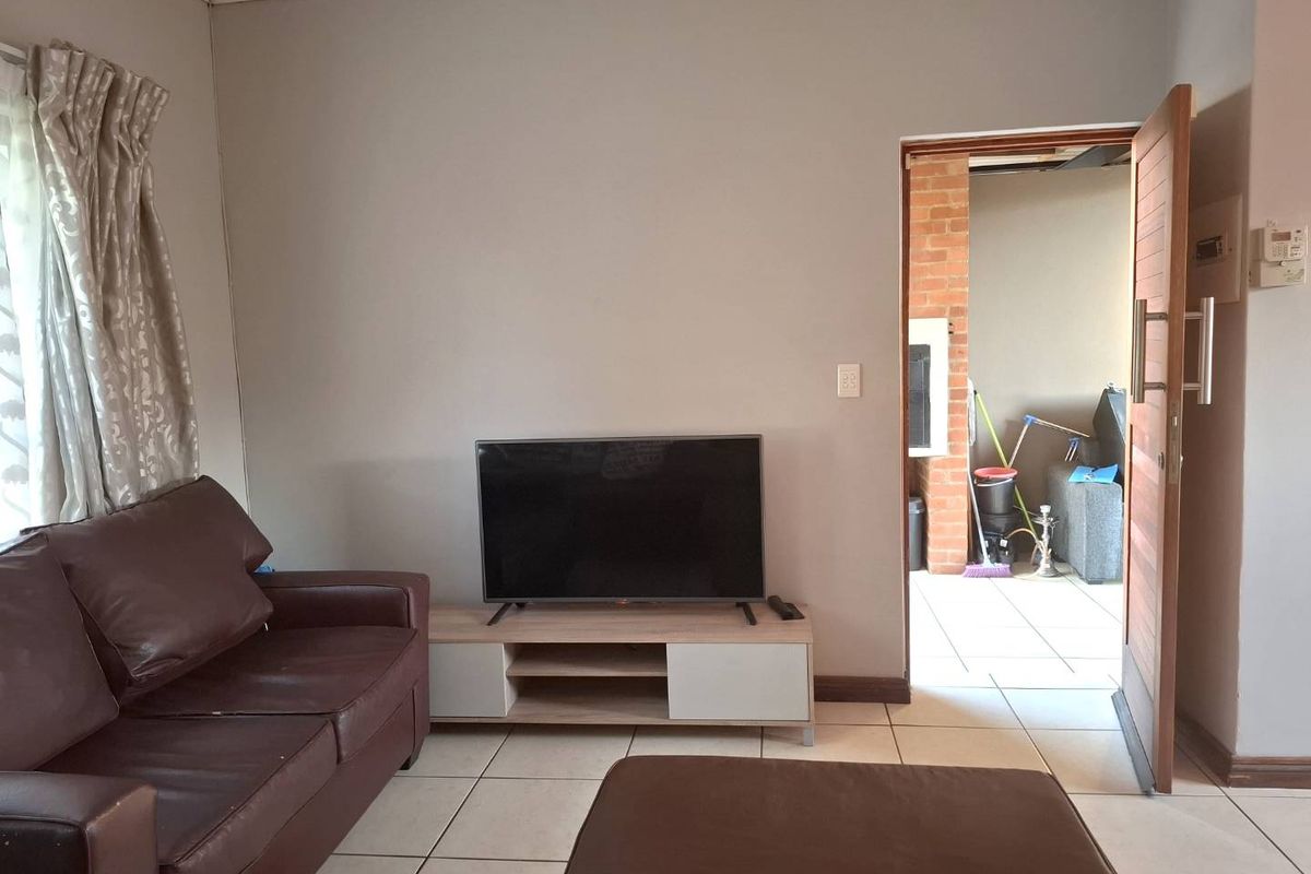 2 Bedroom Apartment in Popular Concerto Symphony Park Hartbeespoort - Photo 3