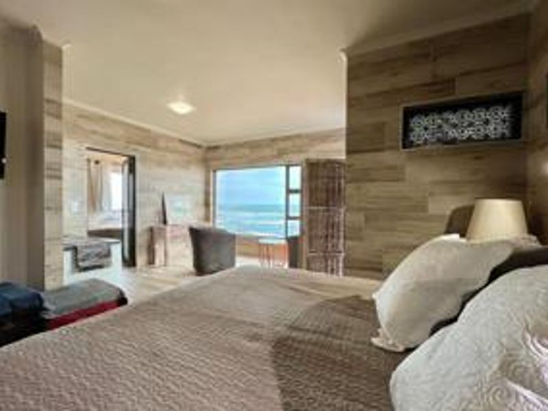 Seafront Property with indoor swimming pool - Photo 4