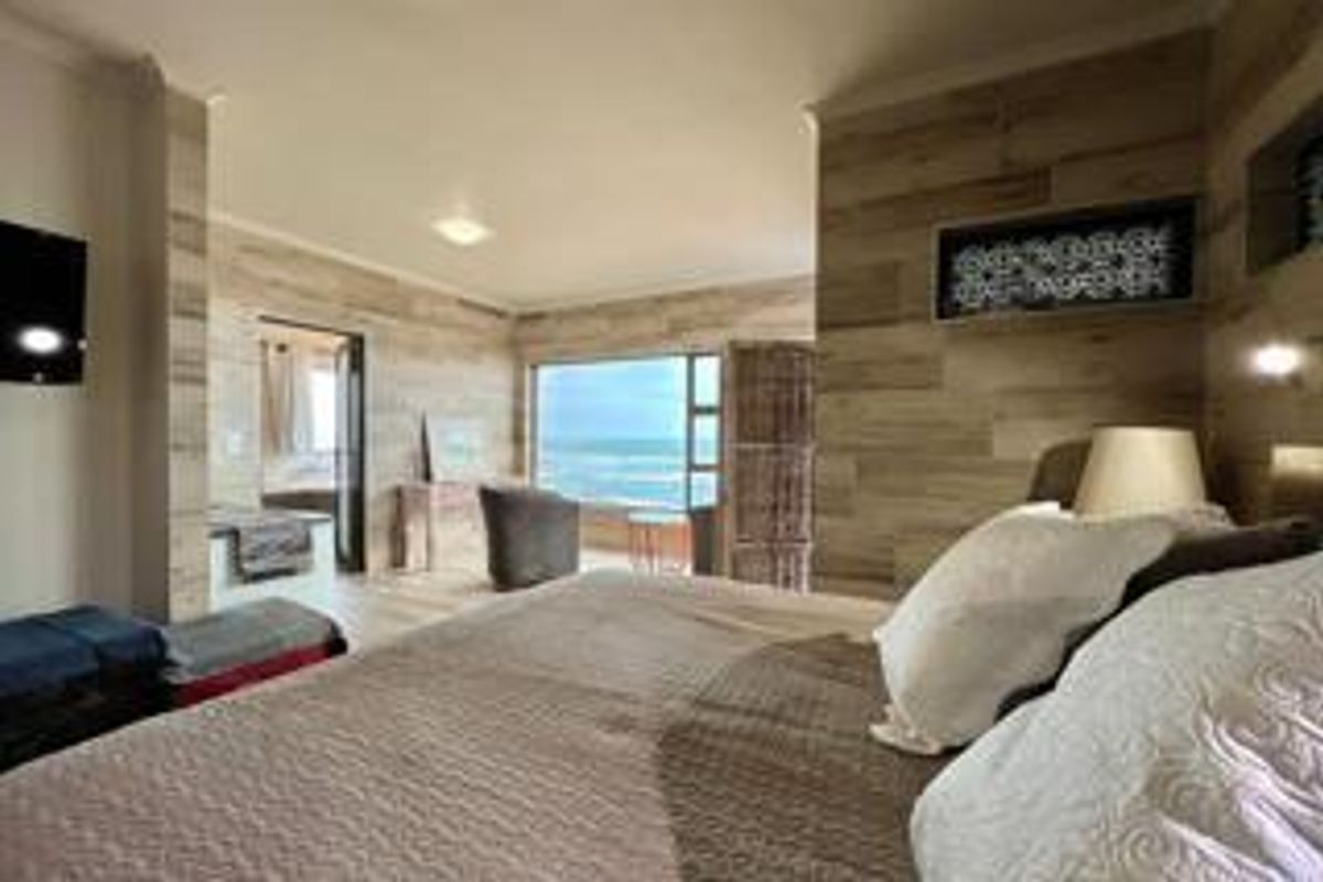 Seafront Property with indoor swimming pool - Photo 4