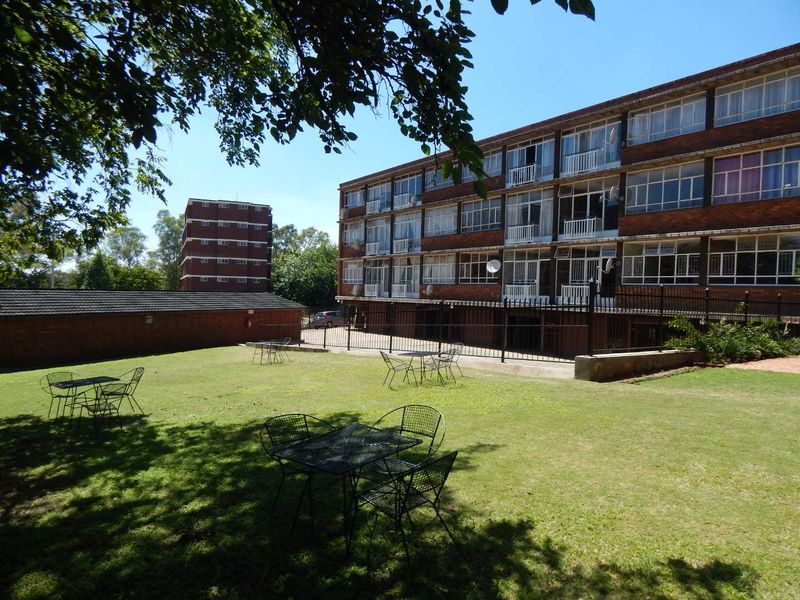 SPACIOUS 2 BEDROOM TO RENT - Photo 3