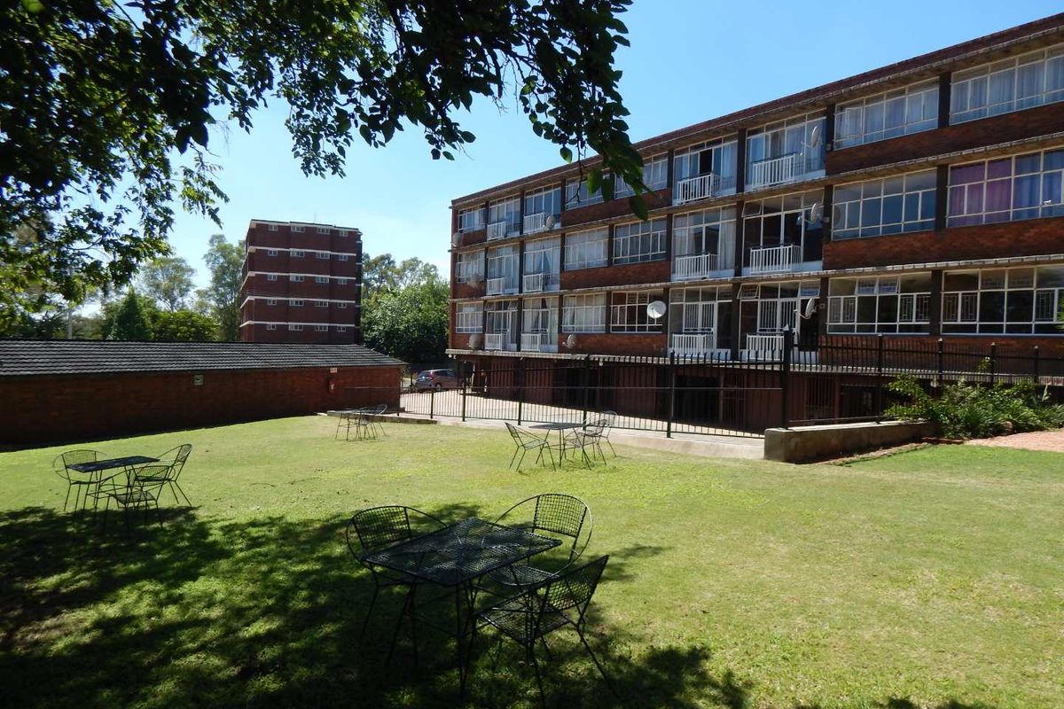 SPACIOUS 2 BEDROOM TO RENT - Photo 3