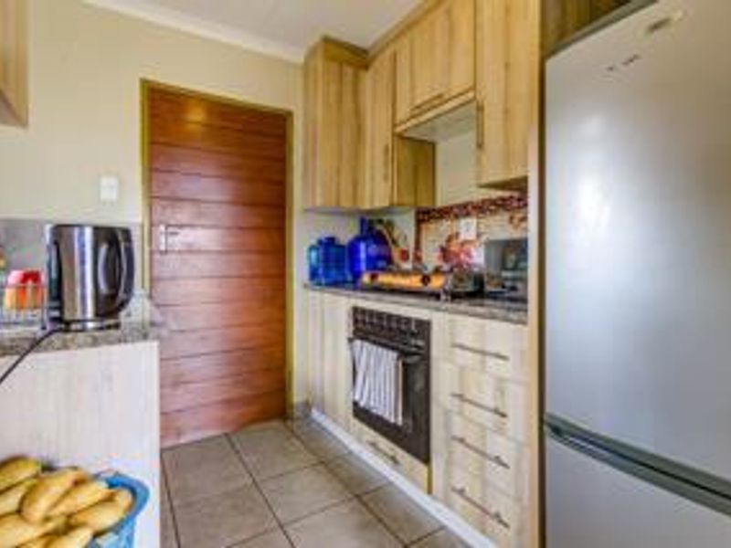 Ideal Home for First time Buyers - Photo 8