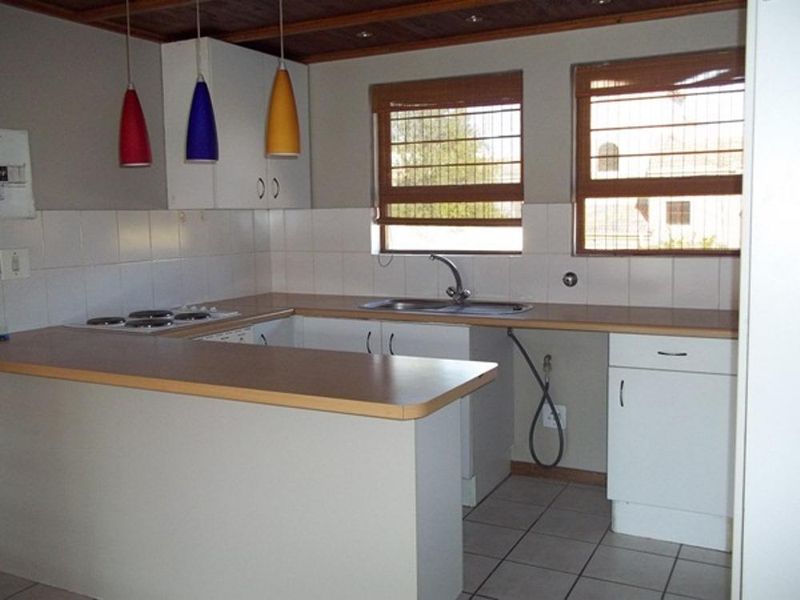 Modern 2 Bedroom, 1 Bathroom Apartment for Sale in Sunninghill - Photo 2