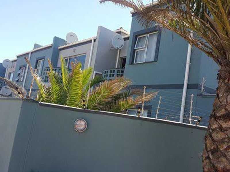 FOR SALE :  LOCK-UP-AND-GO LIVING – 2-BEDROOM APARTMENT, SWAKOPMUND,NAMIBIA