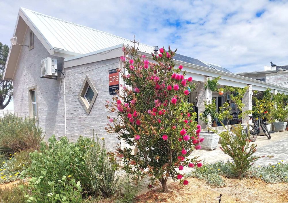 North facing aspect with full length verandah