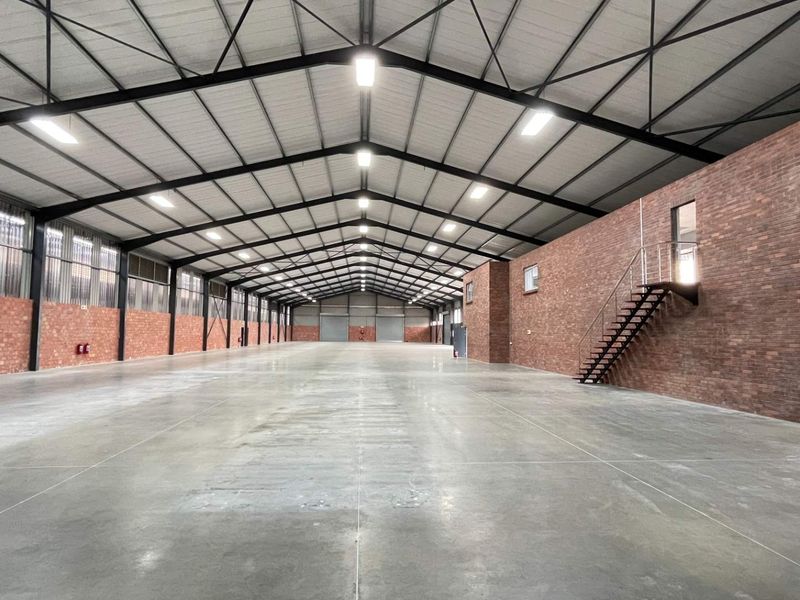 Warehouse in secure Business Park, available immediately! - Photo 1