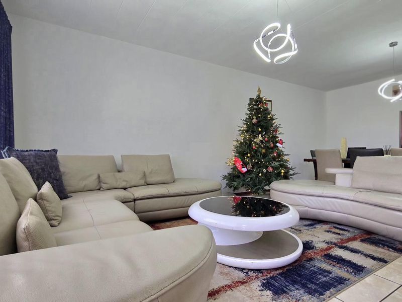 3 Bedroom Townhouse / Apartment for Sale in New Redruth - Photo 3