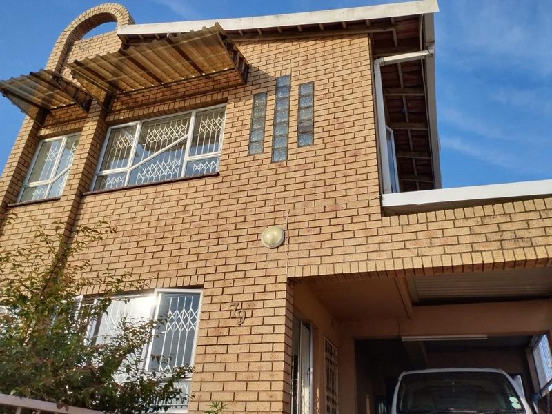Modern Family Home in Croftdene with Stylish Finishes and Security. - Photo 2