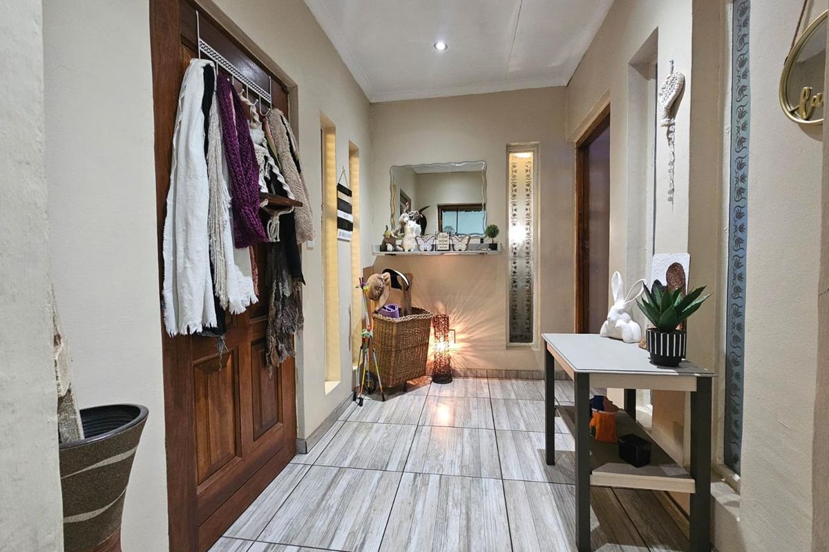 Prestine Family Home for Sale - Photo 5