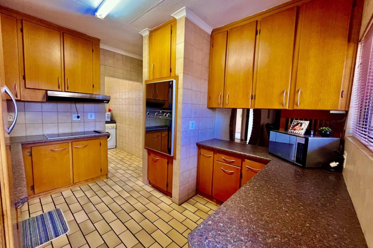 Beautiful home for Sale in Dersley - Photo 3