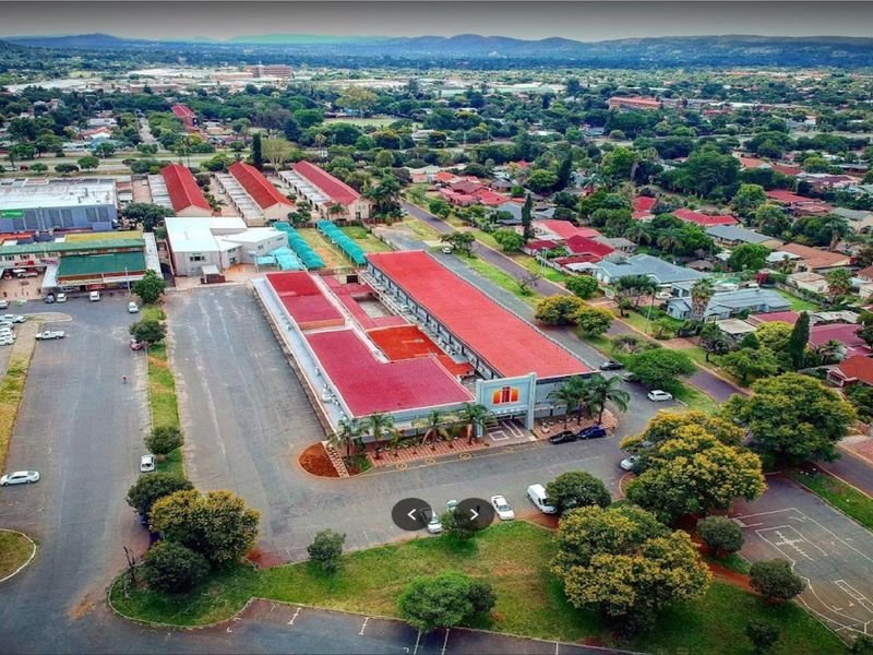 **3,300 sqm Office Building with 4,814 sqm Vacant Land** - Photo 1