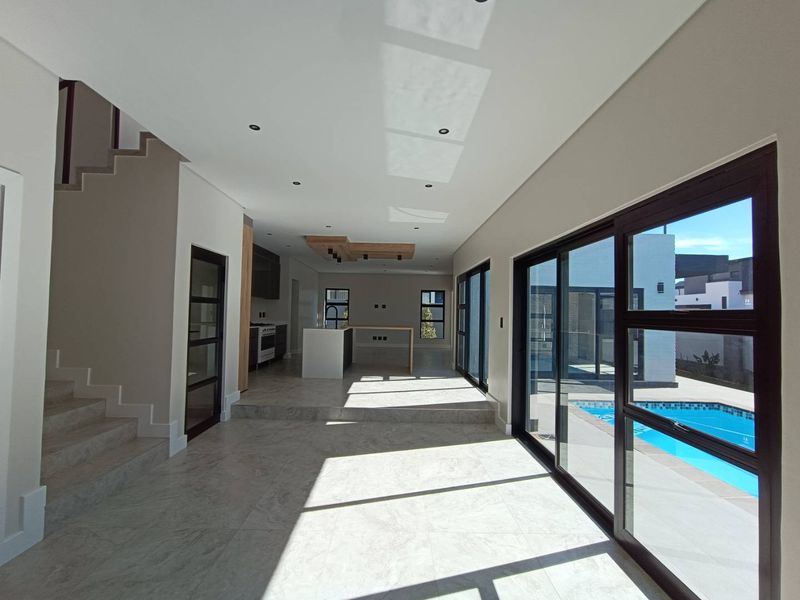 MIDSTREAM - FOUNTAIN BROOK - BRAND NEW 4 BEDROOM HOUSE READY TO MOVE IN! - Photo 4