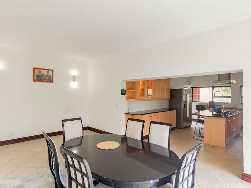 5 Bedroom House to Rent in Dainfern Golf Estate - Photo 7