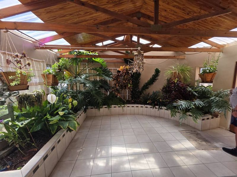 Massive 4-bedroom, 3-bathroom house for sale in Henties Bay Noord Buin - Photo 3