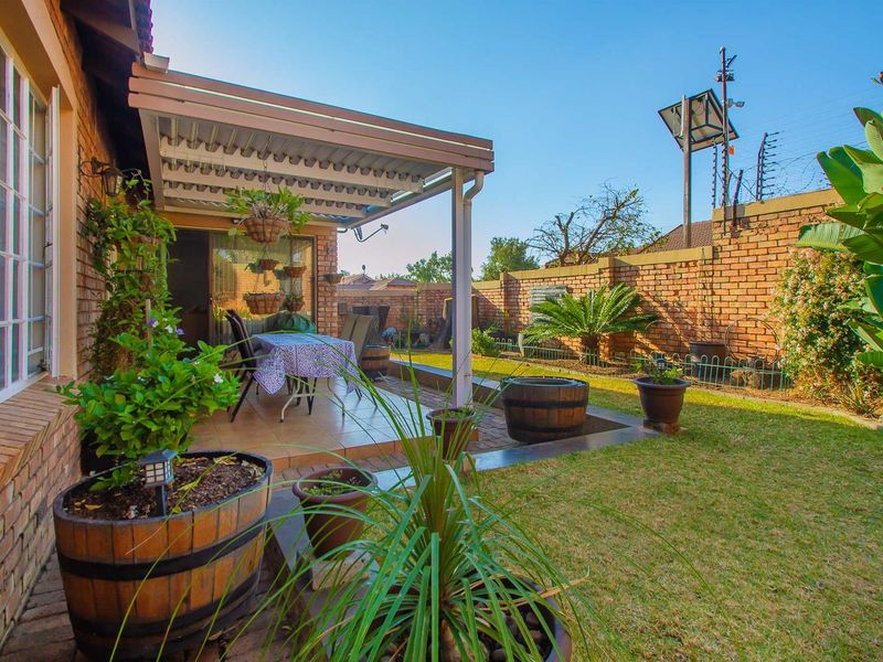 Face-brick Elegance Set In 158m of Home Sweet Home. - Photo 10