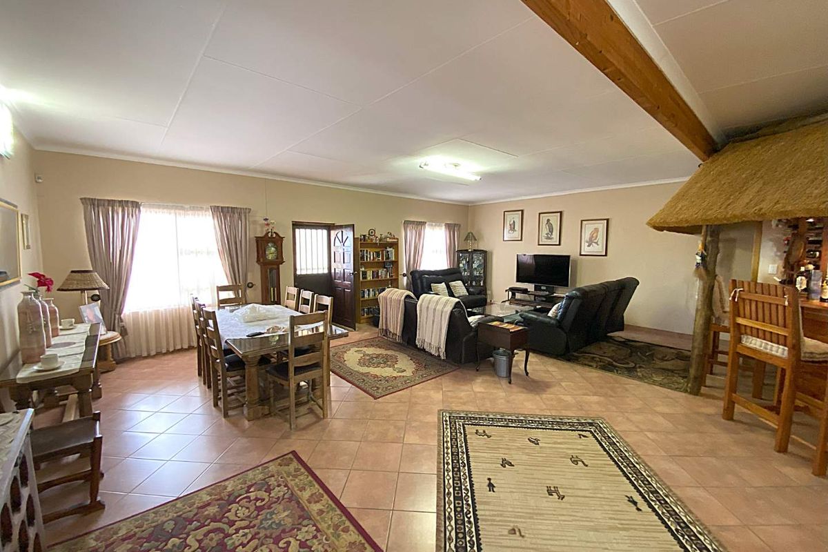 Perfectly Located Family Home - Photo 4