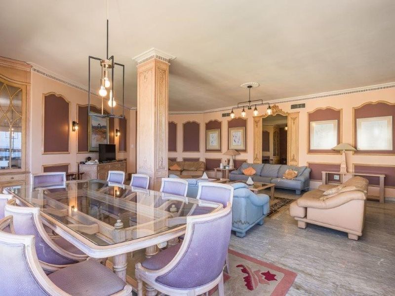 Premier Penthouse on Umhlanga Beachfront – A Rare Renovator’s Dream! - Photo 10