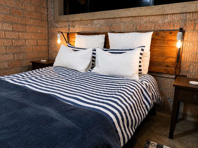 The Home Everyone Will Be Talking About - Photo 5