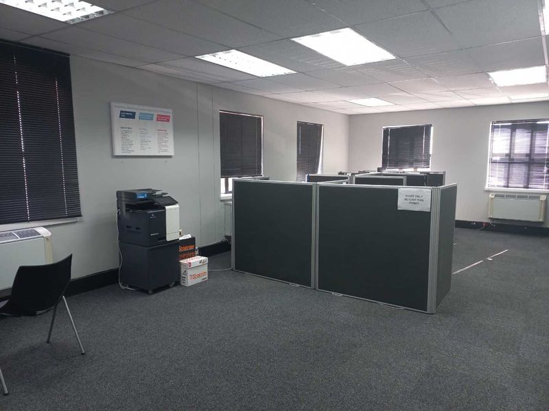 1st floor vacancy with secure office park, available 1 November! - Photo 10
