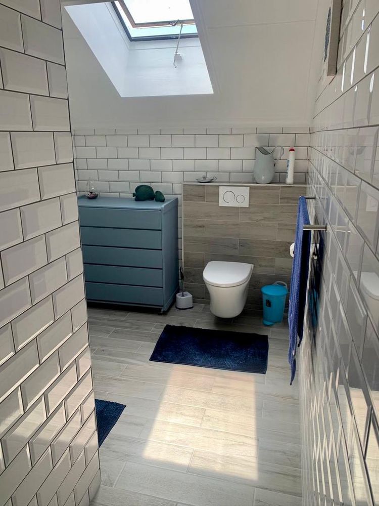 Second bathroom- upstairs