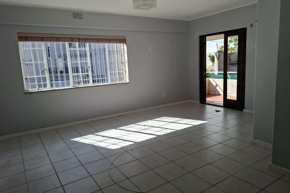 Unfurnished 1 Bedroom in Sea Point - Photo 3