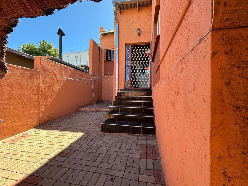 Windhoek Rocky Crest: 3 Bedroom house is For Sale - Photo 10