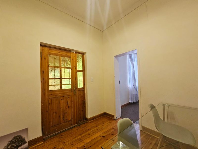 Minutes From The Best Schools, Shops And Everything Else - Photo 8