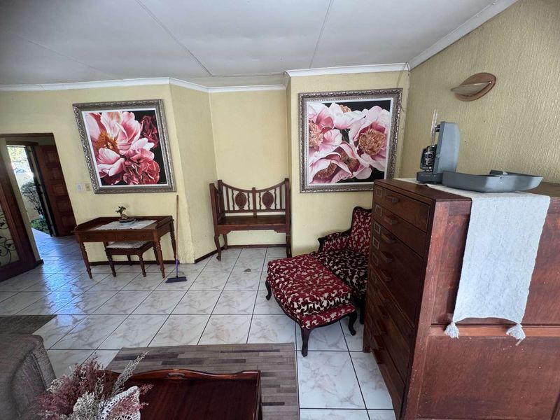 Spacious Family Home For Sale - Photo 9