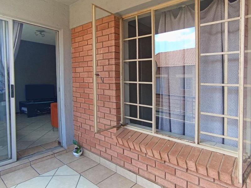 1 Bedroom Apartment - Photo 3